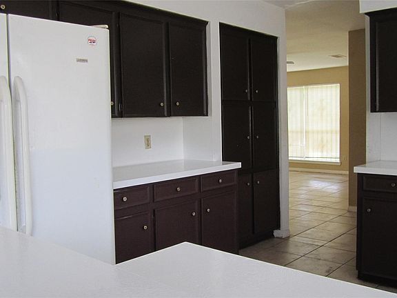 3rd image of 12461 Wellington Park Dr