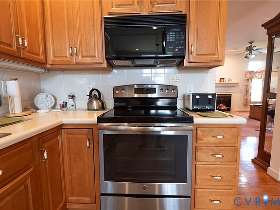 4th image of 4913 Breckstone Pl