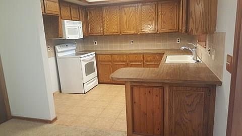 4th image of 1312 Wilcox Ln