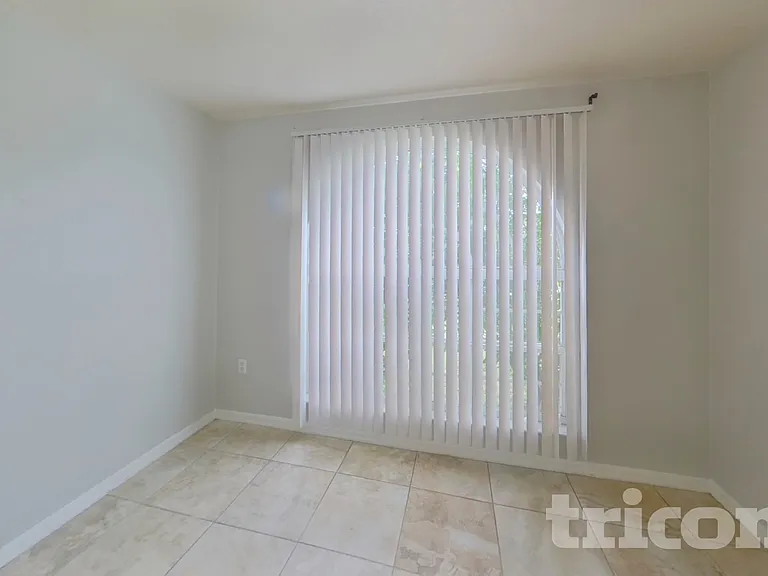 400 Cocoa Ct — Photo 9