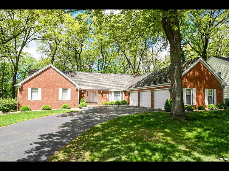 6407 N Jamestown Rd — Photo 1