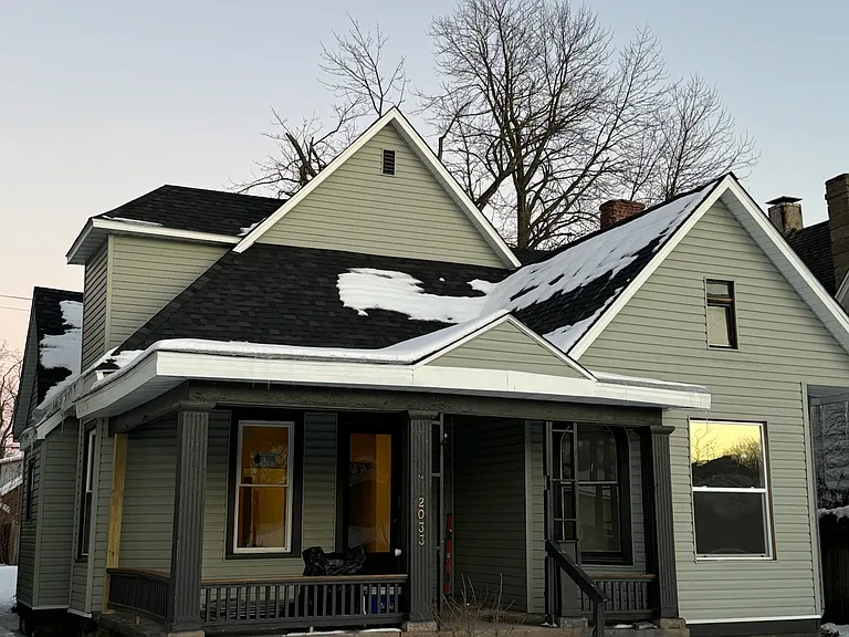 2033 N 10th St — Photo 2