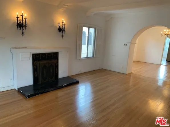 7970 Blackburn Ave, Los Angeles, CA 90048