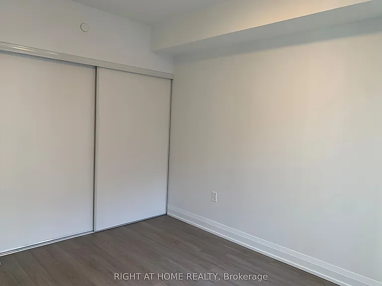 77 Mutual St #1010 — Photo 8