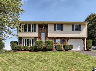 908 Lancelot Ave, Mechanicsburg, PA 17055
