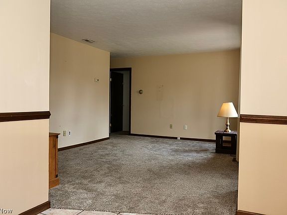 5th image of 446 Redwood Dr