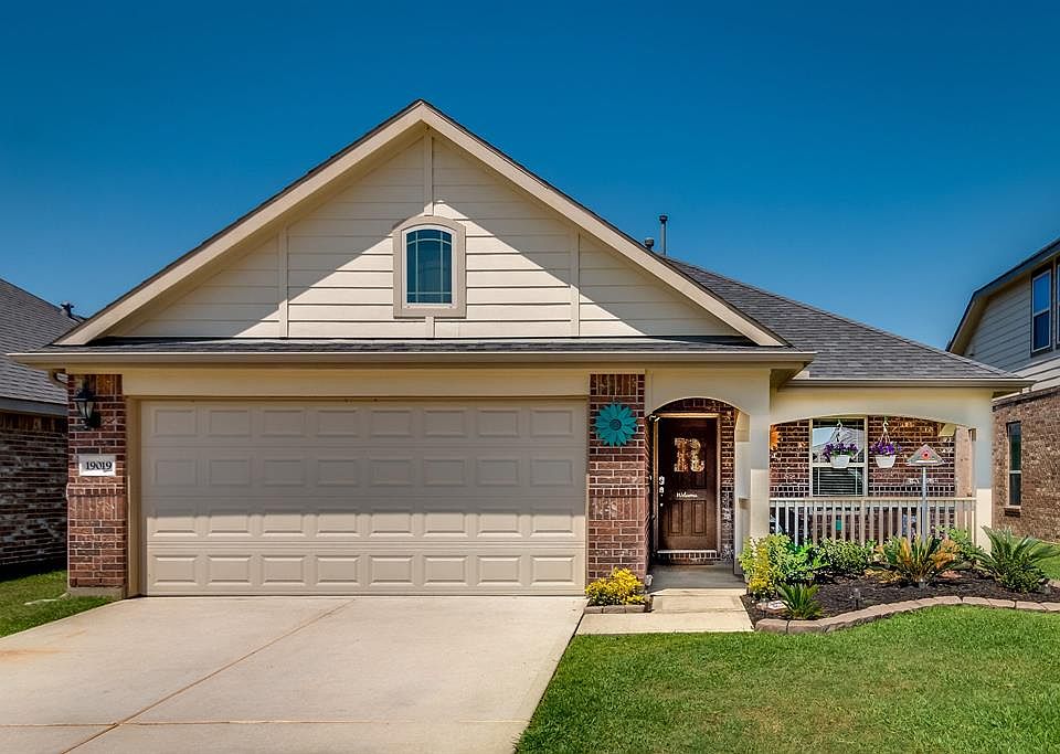 1st image of 19019 Bluestone Hollow Ln