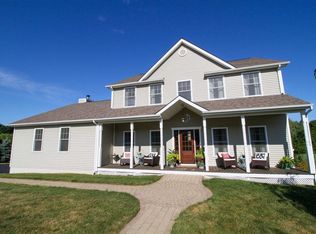 73 Albrecht Ln, Pleasant Valley, NY 12569