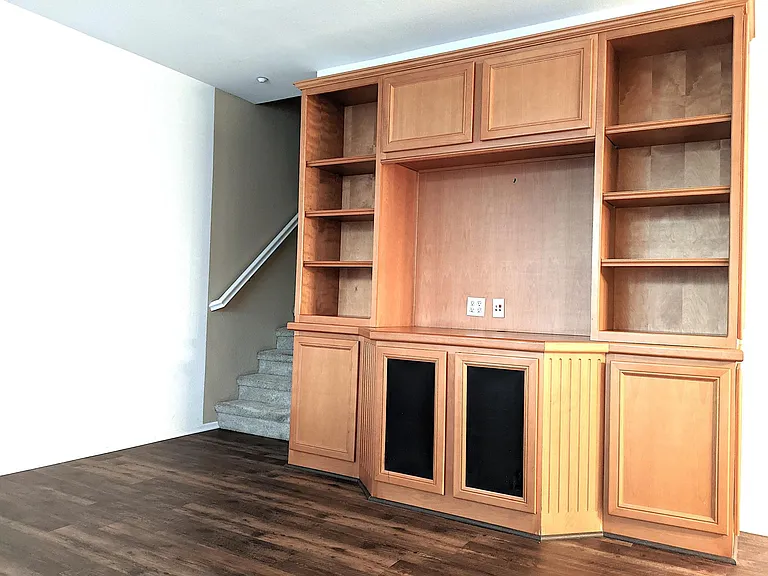 1152 Goddard St — Photo 3
