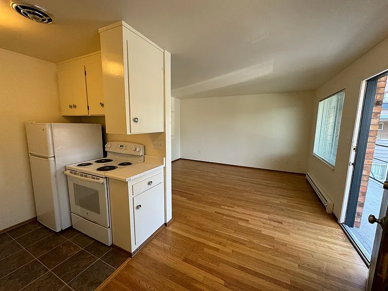 Dolores Manor Apartments — Photo 55