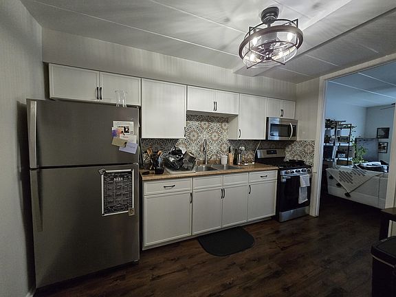 2nd image of 1139 Leavitt Ave APT 203