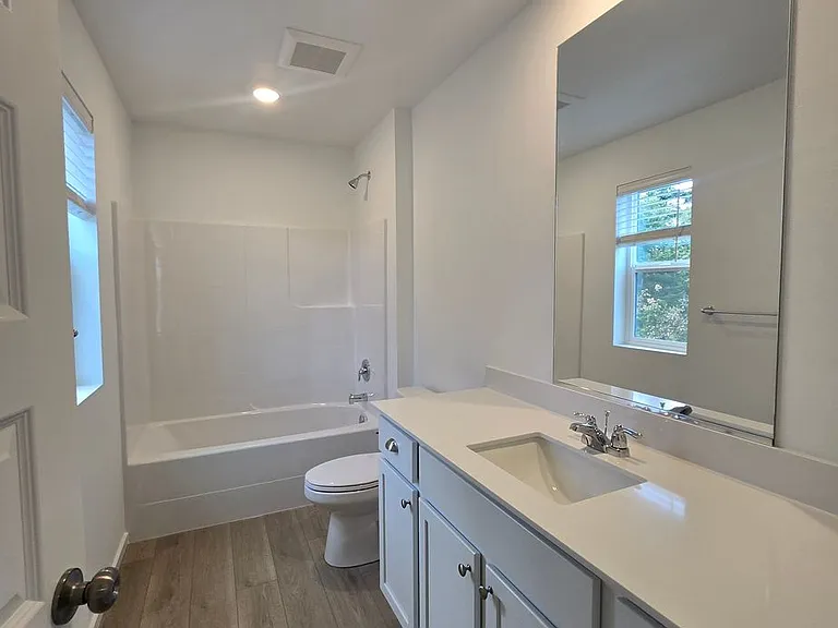 2700 Wonderland Way — Photo 34