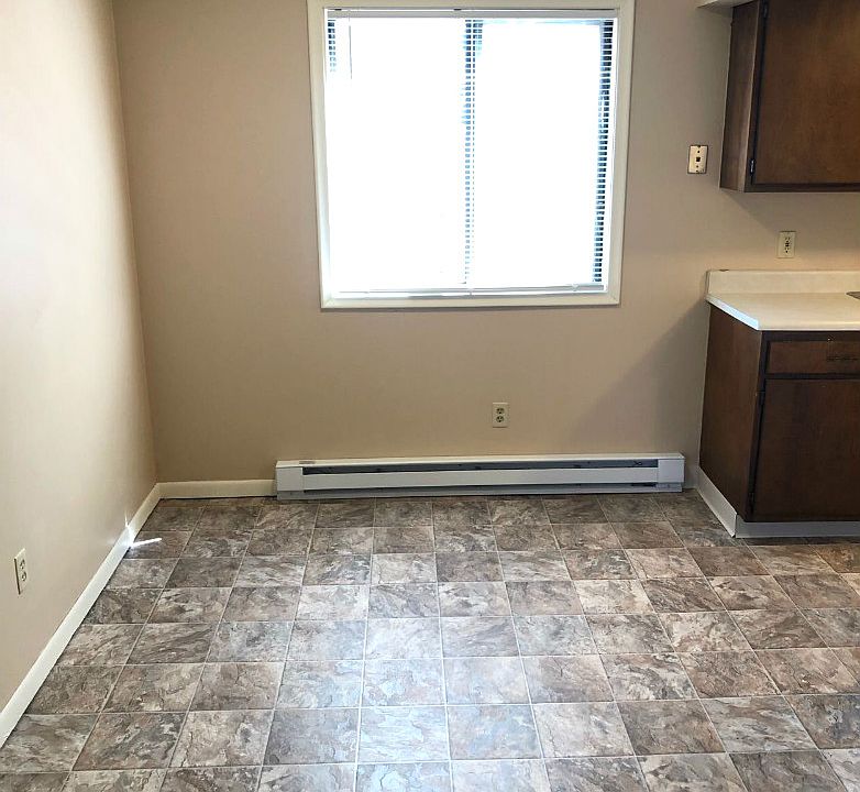 1st image of 3811 Sandhurst Dr APT 204