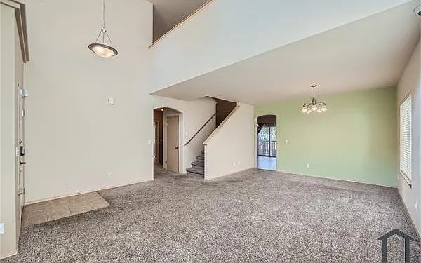 4 bed, 2878 sqft, $3,400 — Photo 3