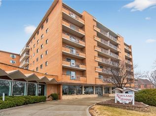 1480 Warren Rd APT 409, Lakewood, OH 44107