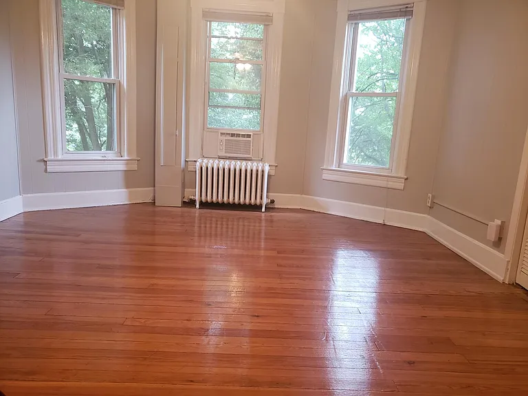 Roland Ave — Photo 22
