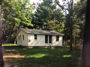 992 W Burdickville Rd, Maple City, MI 49664