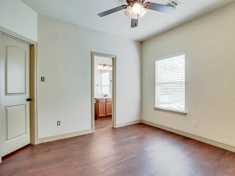 3235 McCart Ave — Photo 15