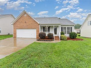 115 Pebble Run Ct, Clemmons, NC 27012