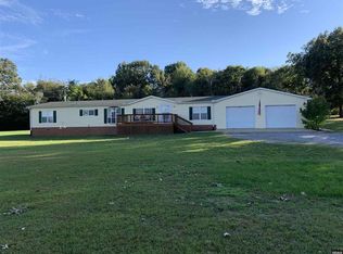 901 Woodlawn Rd, Greenfield, TN 38230