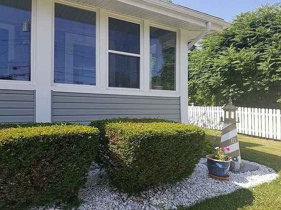 2nd image of 3560 Pine St NW