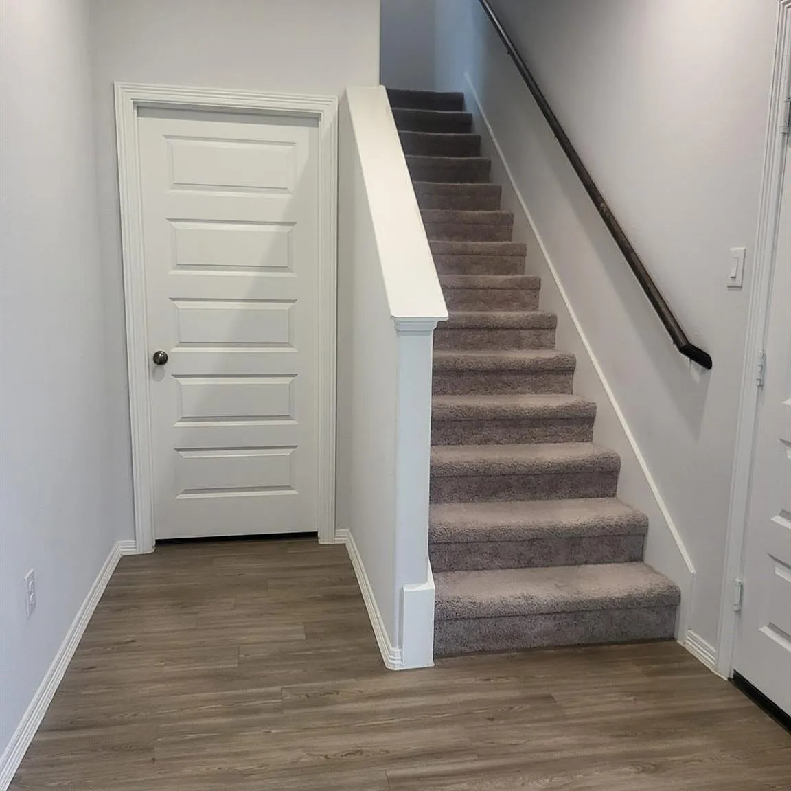4 bed, 2.5 bath, 2139 sqft, $3,000 — Photo 3