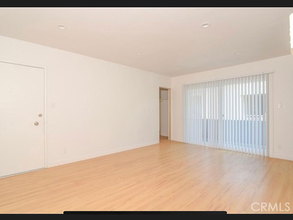 1st image of 11921 1/2 Goshen Ave #4