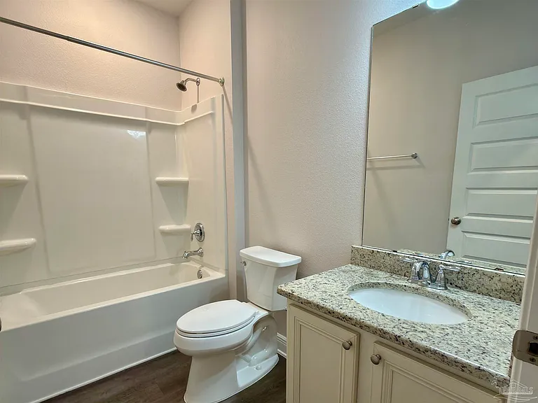 8026 Burnside Loop — Photo 3