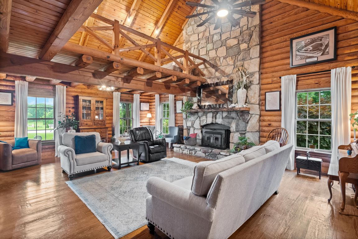 2257 Smith Farm Rd-11