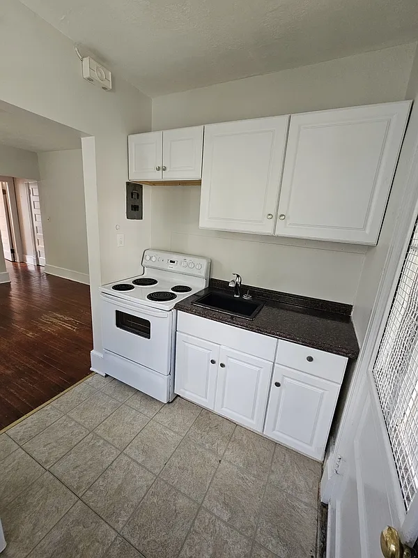 1 bed, 1.0 bath, 700 sqft, $1,650 — Photo 1
