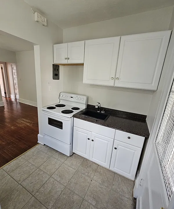 15 Lagrange Ave #2