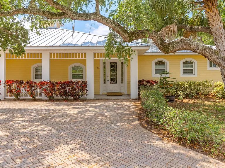 315 Enola Pl — Photo 1
