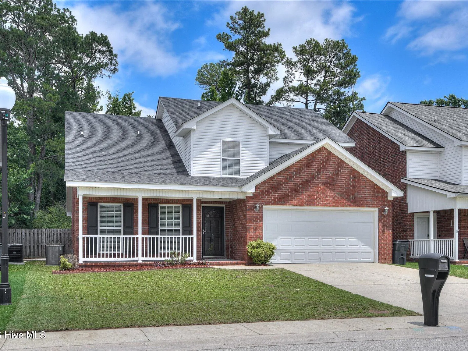 4 bed, 2.5 bath, 2395 sqft, $2,150 — Photo 3