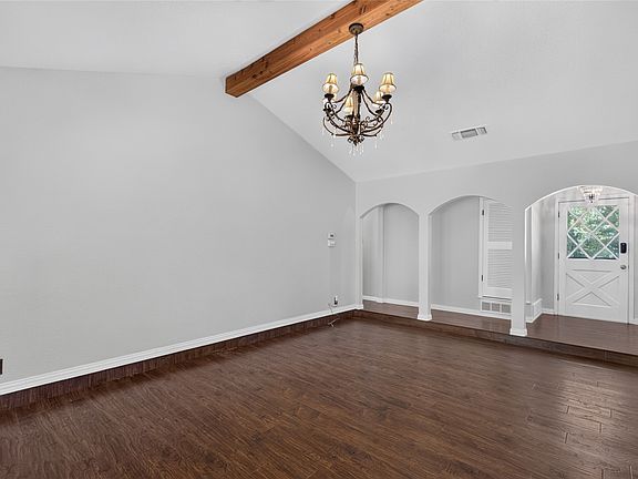 5th image of 216 Rolling Hills Dr
