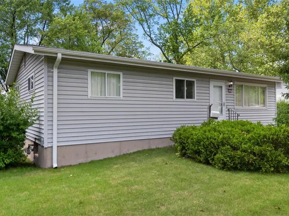 307 Meadowcrest Dr, Saint Louis, MO 63135