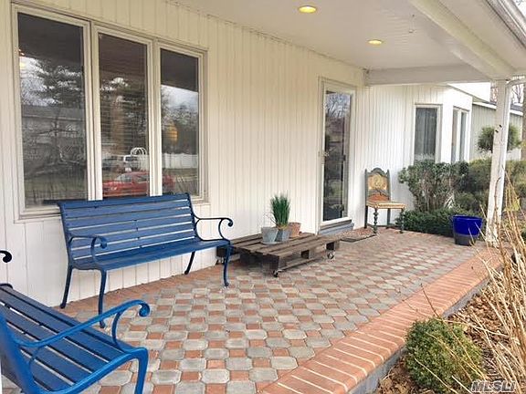 2nd image of 7 Dix Cir