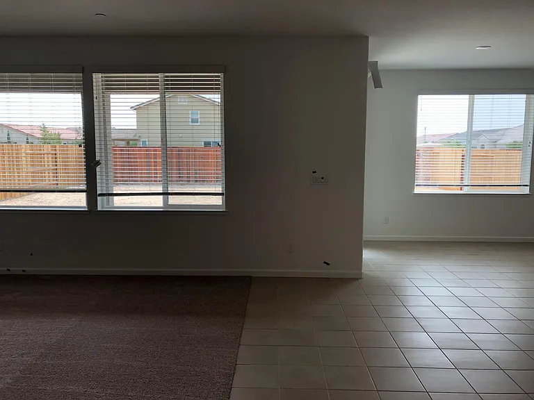 4033 Southampton St — Photo 13