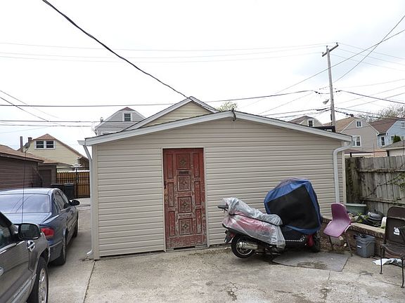 4th image of 5542 S Talman Ave