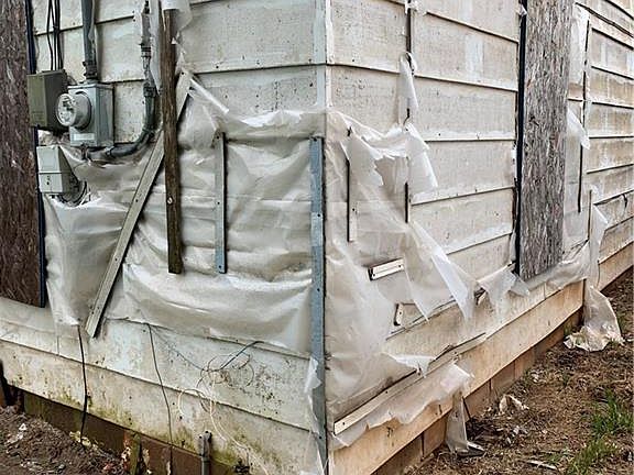 5th image of 807 Cedar Ave