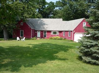 2229 Hollands Grove Rd, Washington, IL 61571