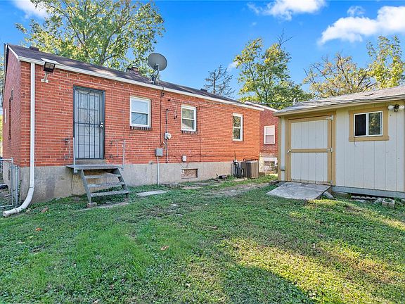 2nd image of 1969 Park Ln