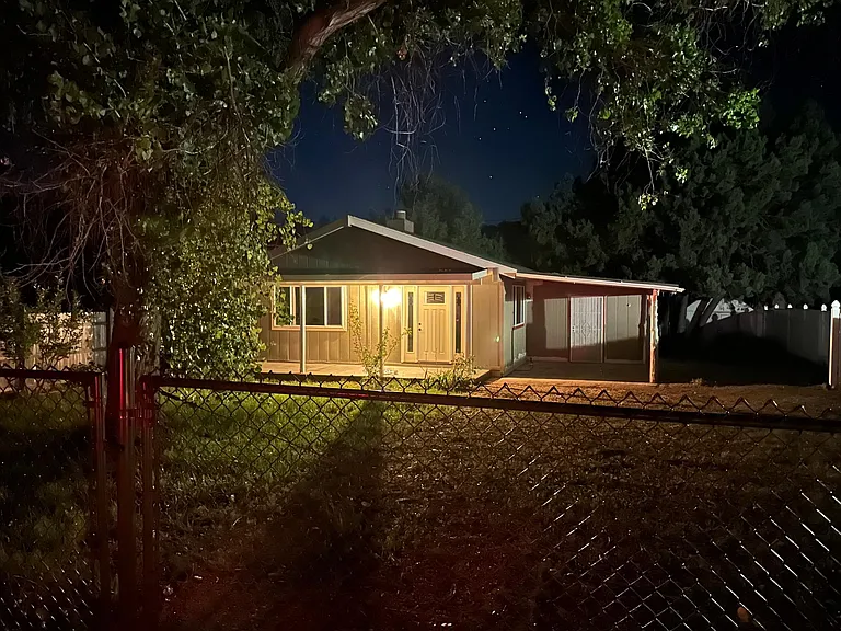 711 W Colt Dr — Photo 2
