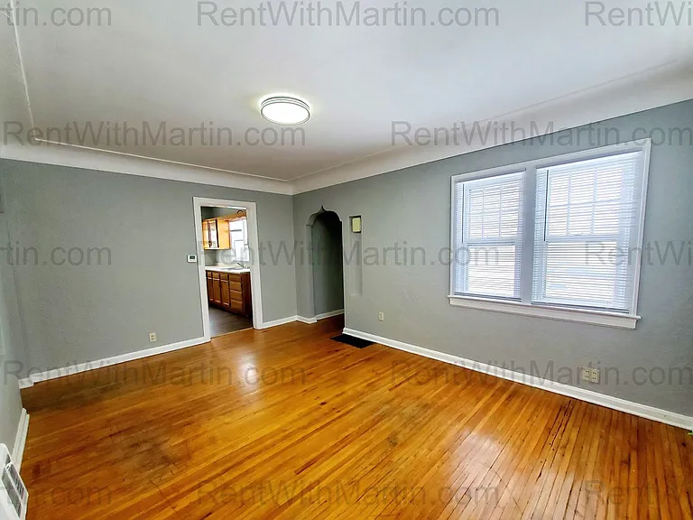 657 Dawson St — Photo 3