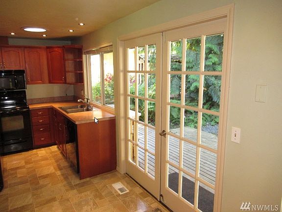 3rd image of 21033 NE 92nd St