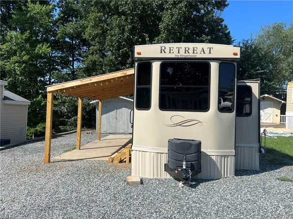 106 Hummingbird Cir, New London, NC 28127