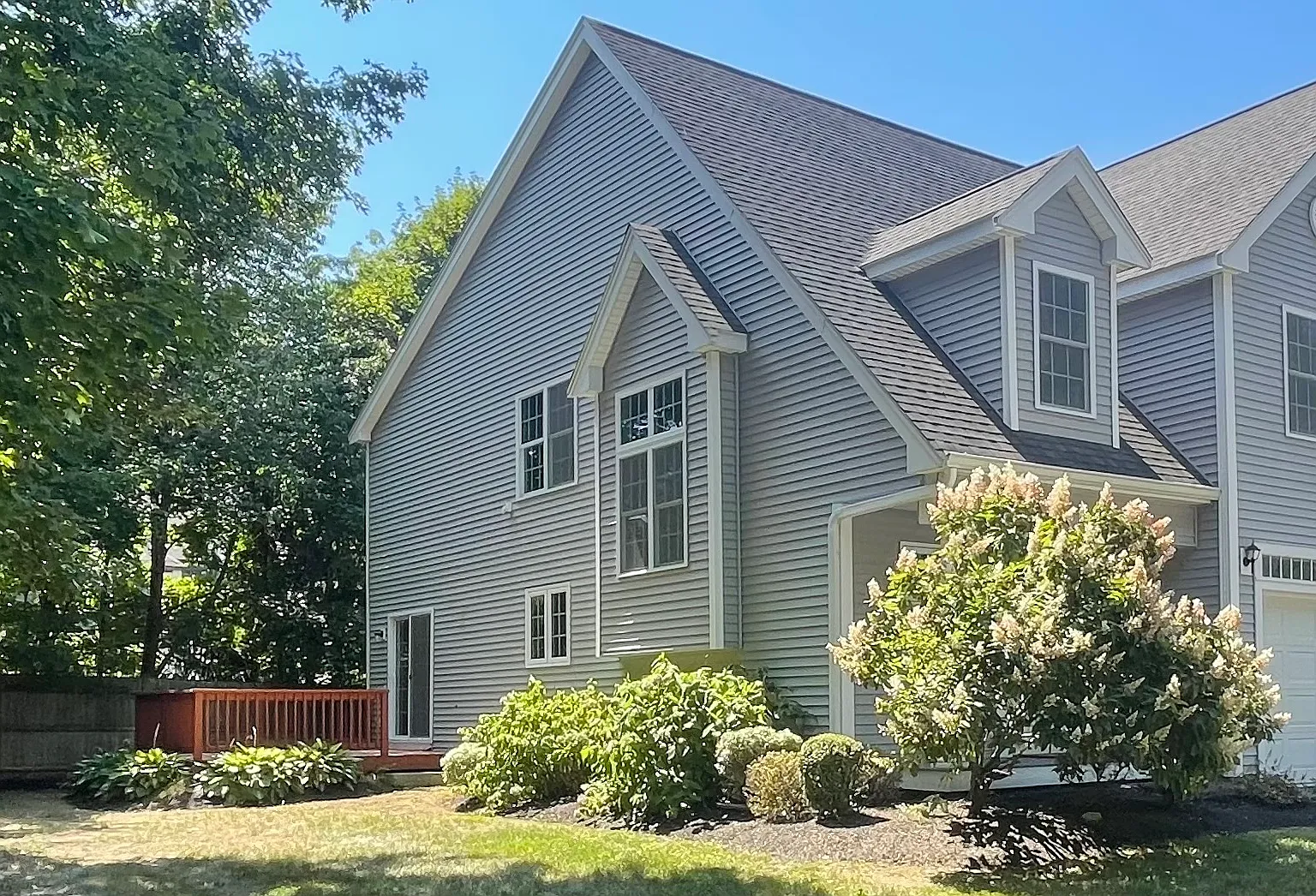 3 bed, 2.5 bath, 1826 sqft, $3,900 — Photo 2