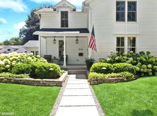 516 Ford St, Geneva, IL 60134