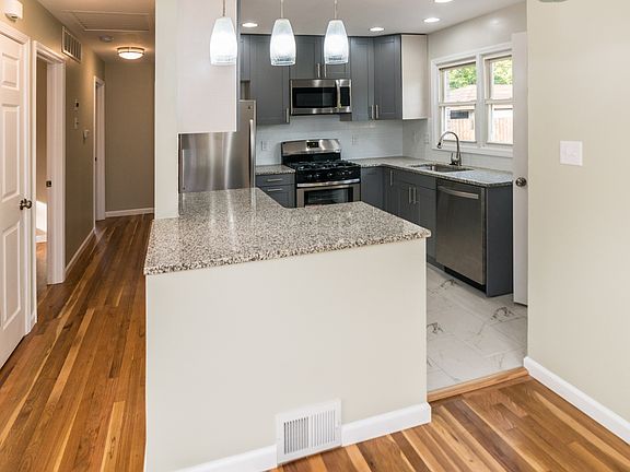 5th image of 1771 Regene St