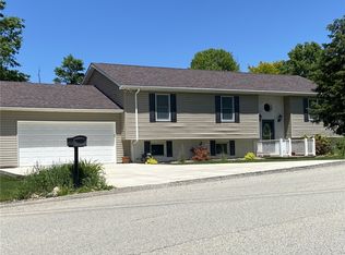 30 Wiggins Ln, Uniontown, PA 15401