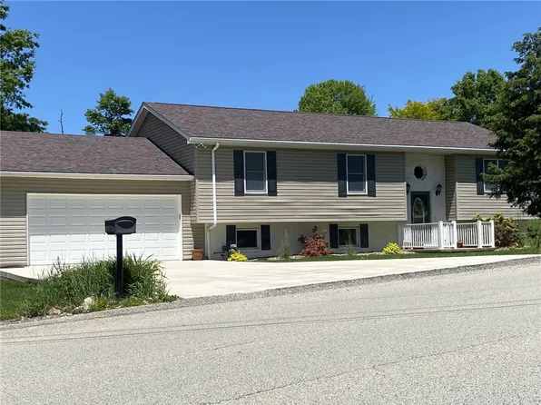 30 Wiggins Ln, Uniontown, PA 15401